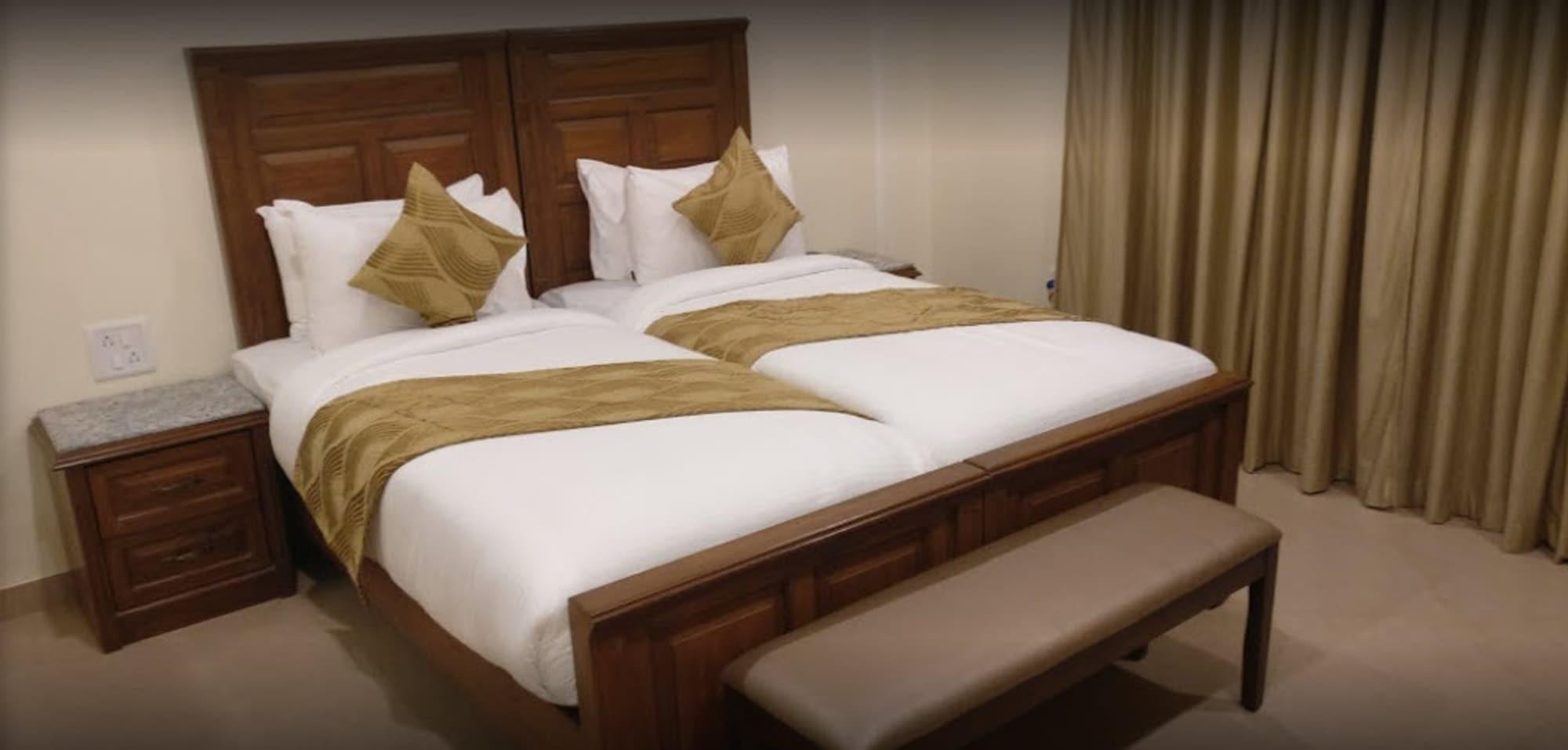 Seashell Suites And Villas- Candolim Goa Esterno foto