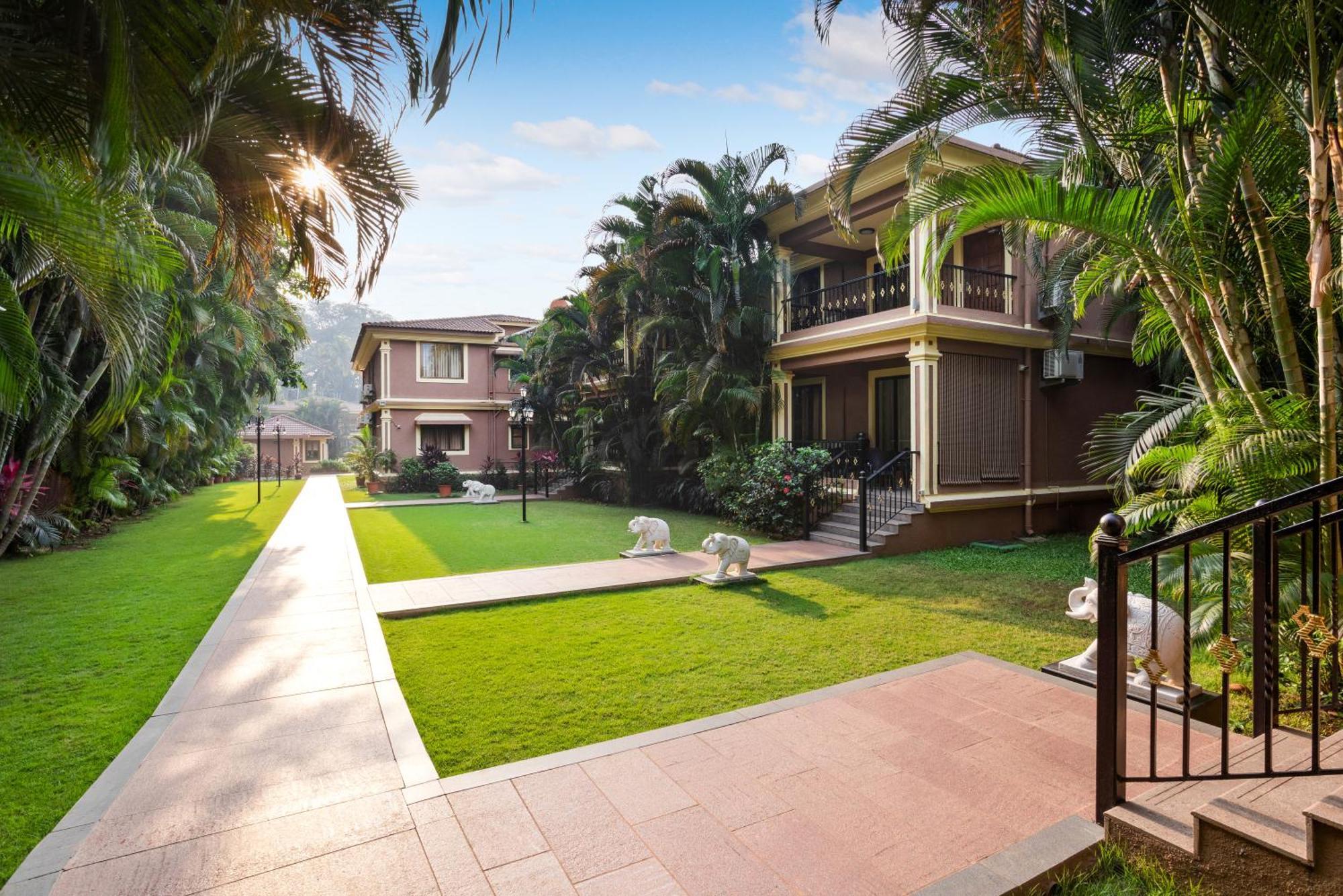 Seashell Suites And Villas- Candolim Goa Esterno foto