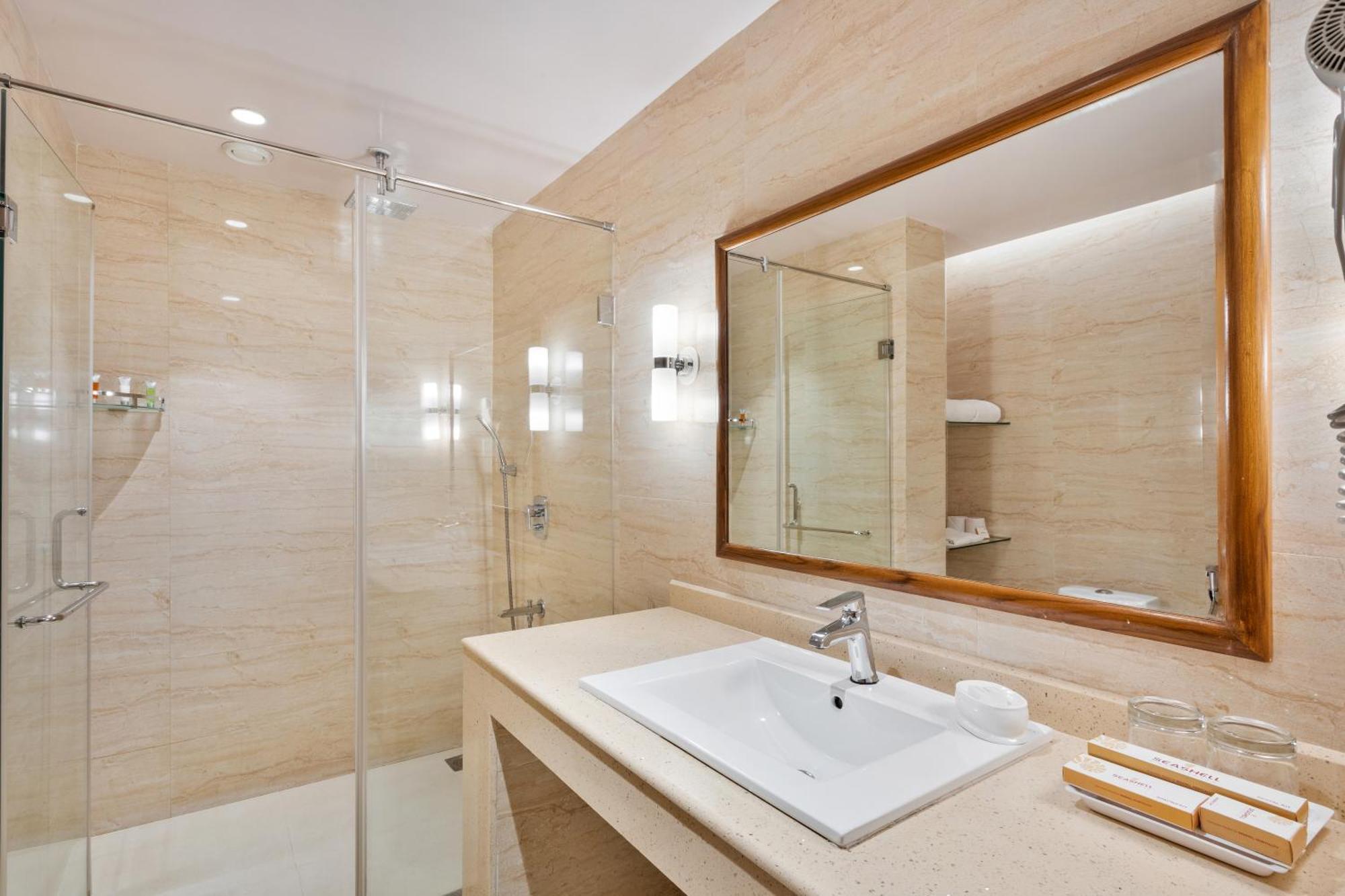 Seashell Suites And Villas- Candolim Goa Esterno foto