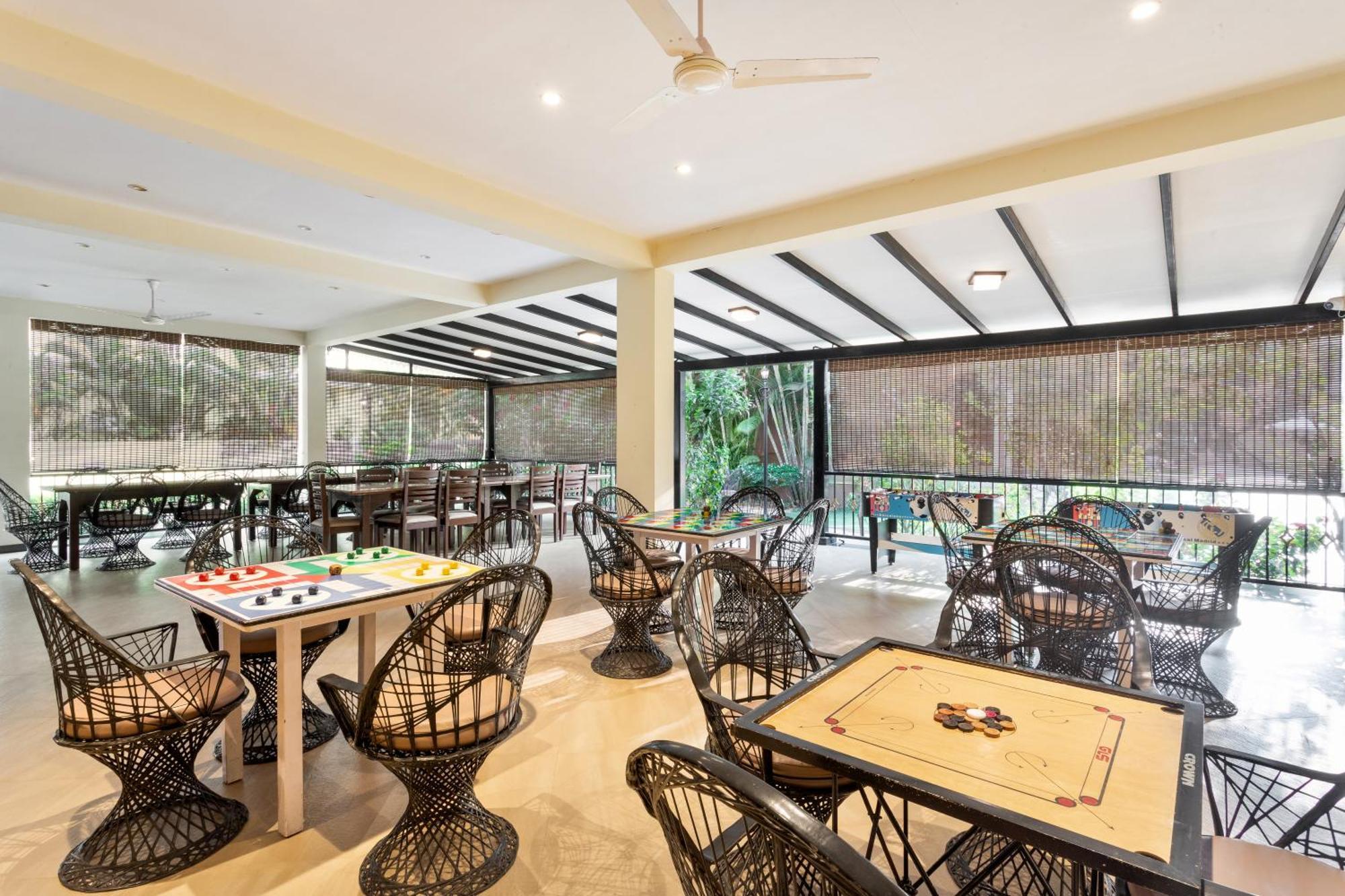 Seashell Suites And Villas- Candolim Goa Esterno foto