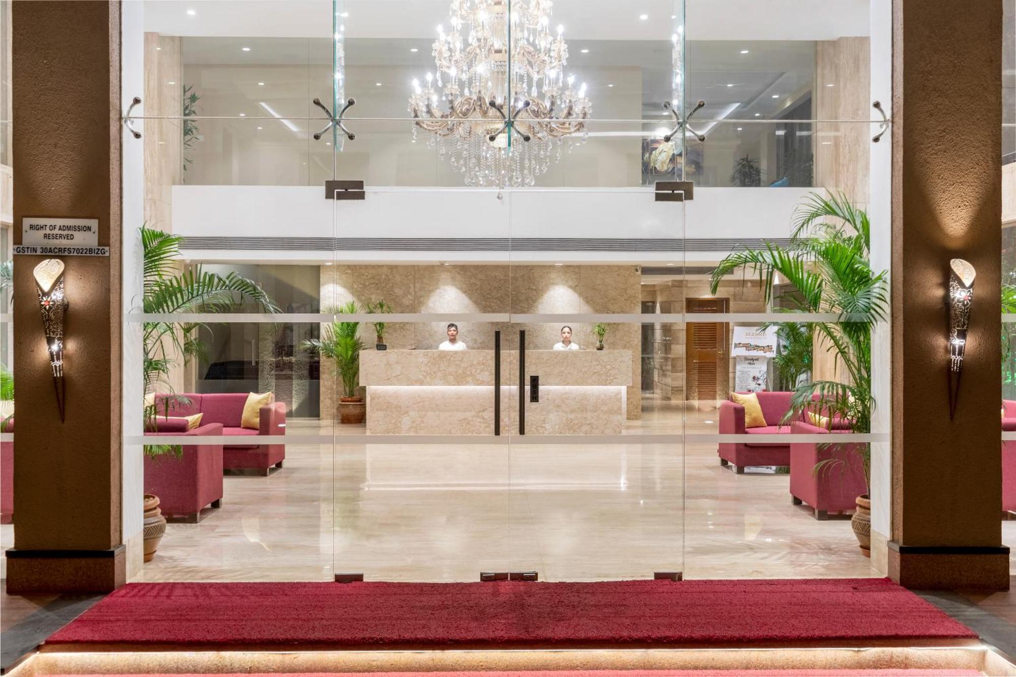 Seashell Suites And Villas- Candolim Goa Esterno foto
